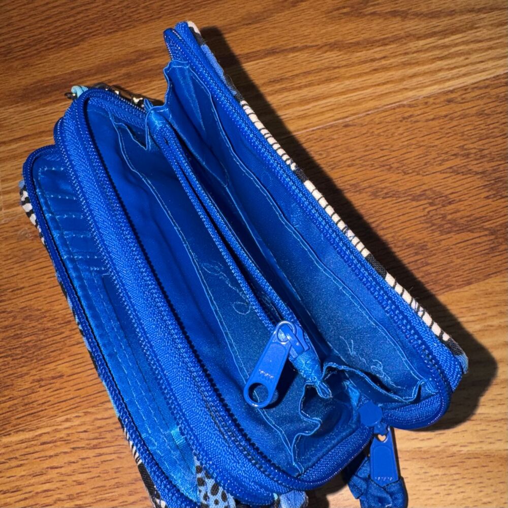 Vera Bradley Blue Bayou Quilted Crossbody Wallet Purse Blue Floral Retired Print - Picture 6 of 10